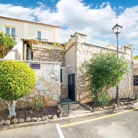 Mesmerising Holiday In With Swimming Pool Holiday home