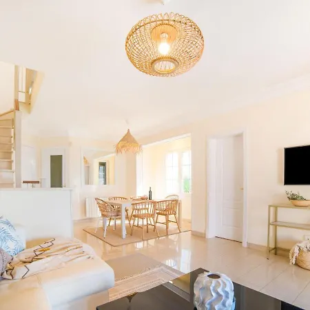 Holiday home Mesmerising Holiday In With Swimming Pool *