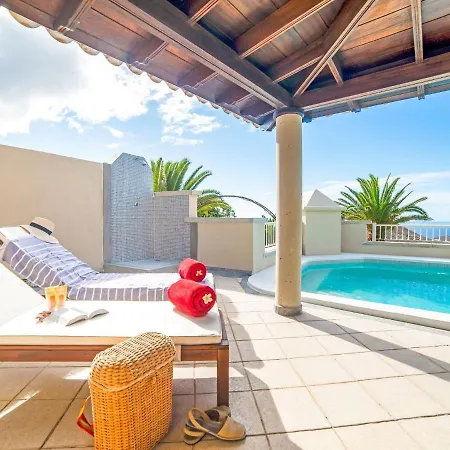 Holiday home Mesmerising Holiday In With Swimming Pool