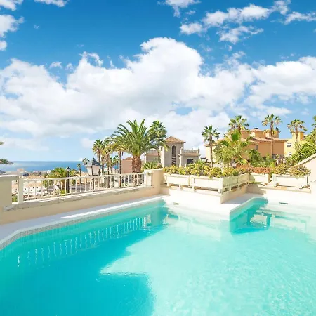 Mesmerising Holiday In With Swimming Pool Holiday home *