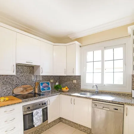 Mesmerising Holiday In With Swimming Pool Holiday home *